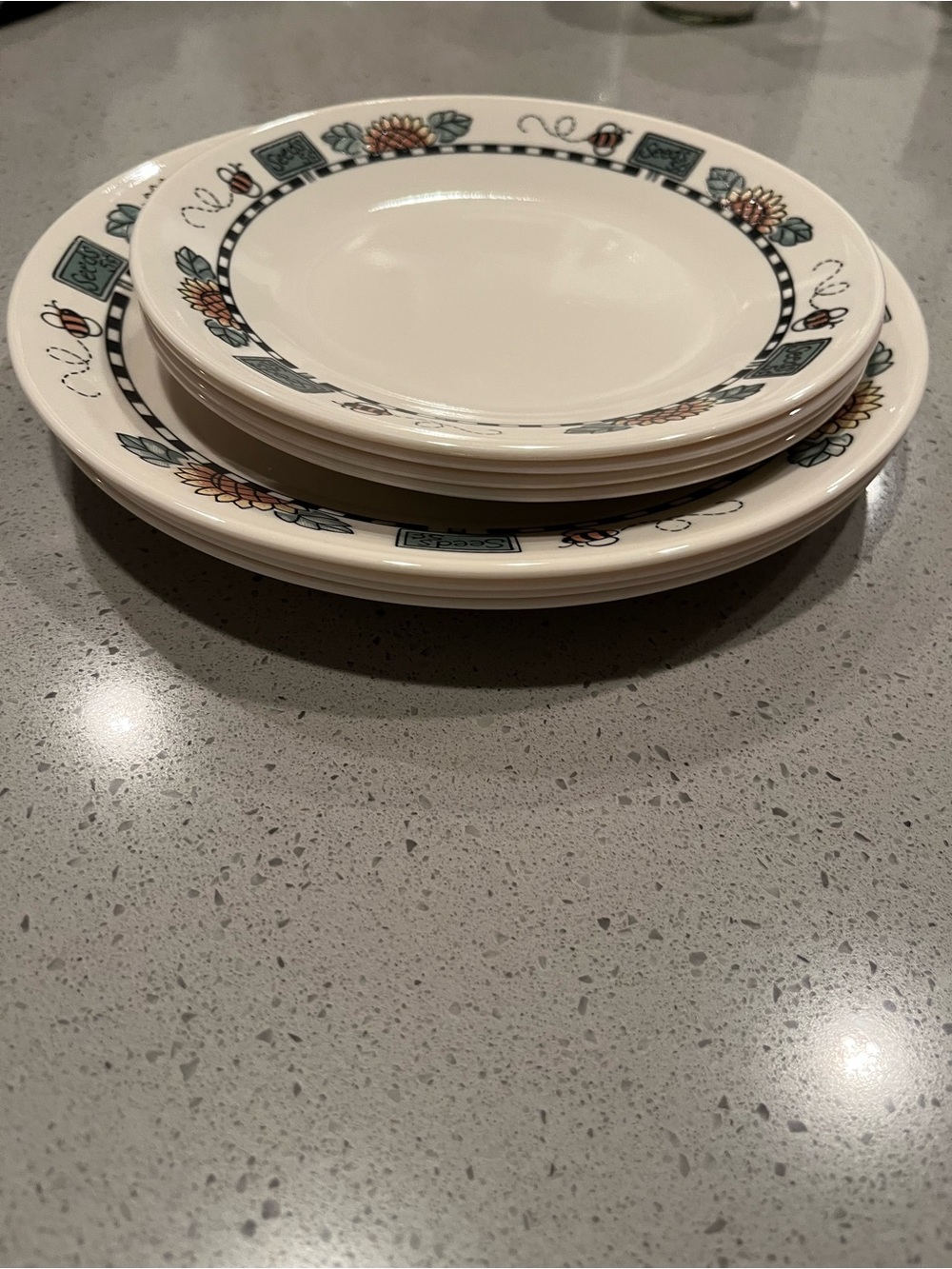 Corelle Plates Set-4 salad and 4 dessert plates. Vintage. Sunblossom and bees